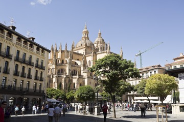 Fototapeta na wymiar Segovia Plaza Mayor and Cathedral