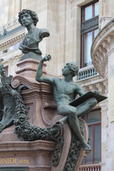 Fototapeta na wymiar Paris - Palais Garnier / Monument à la mémoire de Charles Garnier
