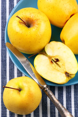 Golden Delicious apples