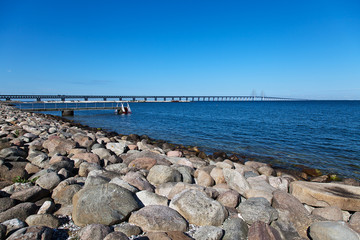 Fototapeta na wymiar Öresundbrücke und Küstenschutz