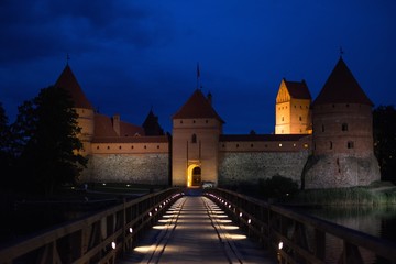 Fototapeta na wymiar Bridge to Trakai castle on Galve lake, Lithuania