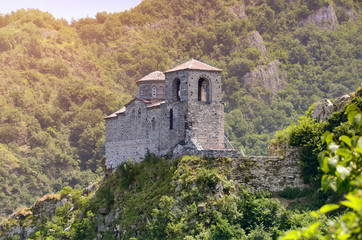 Fototapeta na wymiar Asen's Fortress in the Bulgarian Rhodope Mountains