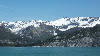 Fototapeta na wymiar Glacier Bay's Mountains