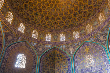 Fototapeta na wymiar Sheikh Lotfollah Mosque in Isfahan, Iran