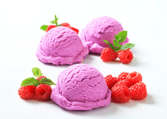 Berry fruit ice cream