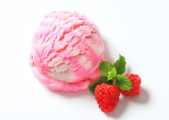 Raspberry ice cream