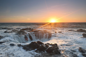 Fototapeta premium Thor's Well sunset, Cape Perpetua, Oregon