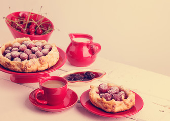 Cherry pie (tart).