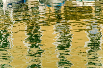 Schiffe im Canal Royale in Sete, Südfrankreich