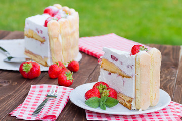 Strawberry cake Charlotte