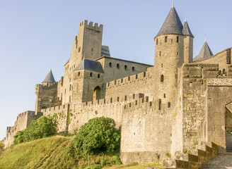 Fototapeta na wymiar les remparts de la cité médiévale de Carcassonne 