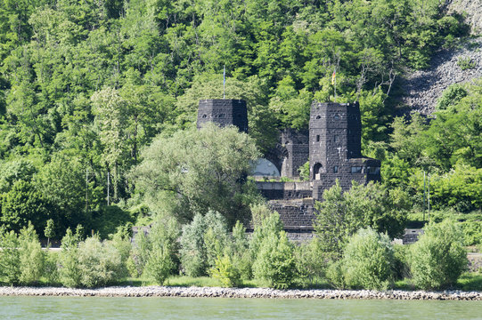 Reste der Ludendorff-Br&uuml;cke in Erpel am Rhein, Deutschland