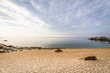 Fototapeta na wymiar Strand bei Playa d´Aro an der Costa Brava in Spanien