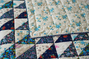 Scrappy cover of handwork with triangles 2982.