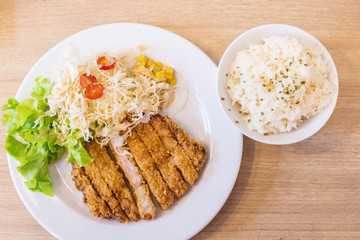 deep fried pork (tonkutsu)