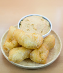 Pa Tong Go, Thai deep-fried doughsticks and egg custard