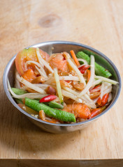 Spicy papaya salad - somtum