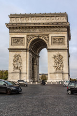 Fototapeta na wymiar Arc de Triomphe de l'Etoile on Charles de Gaulle Place, Paris. 