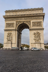 Fototapeta premium Arc de Triomphe de l'Etoile on Charles de Gaulle Place, Paris. 
