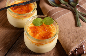 Creme brulee dessert