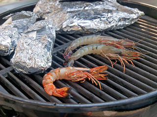grilling prawns & fish wrapped in aluminum foil