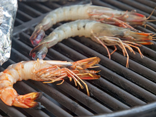 grilling prawns & fish wrapped in aluminum foil