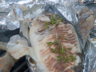 grilling prawns & fish wrapped in aluminum foil