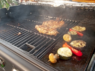 grilling meat & vegetables