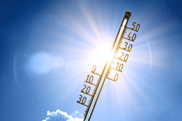 Sommerhitze 35 Grad auf dem Thermometer