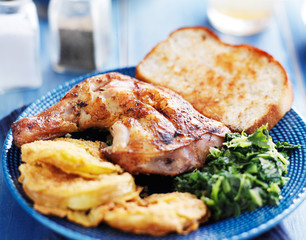 southern soul food meal with chicken and traditional fixings