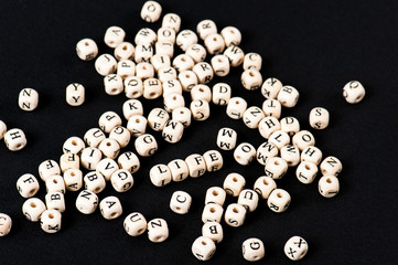 木製のブロック,アルファベットの文字 life