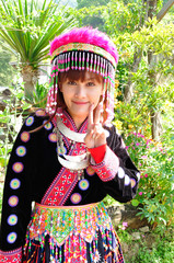 タイの少数民族の衣装を着た女性