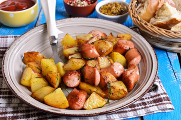 Potatoes with sausages