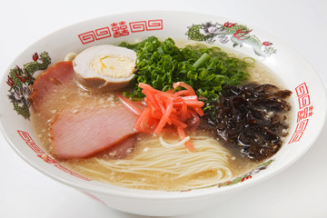 豚骨ラーメン