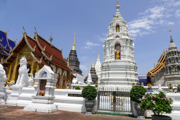 Fototapeta premium architecture of buddhist church in temple