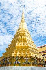 Fototapeta na wymiar The demon guardian in the Wat Phra Kaew