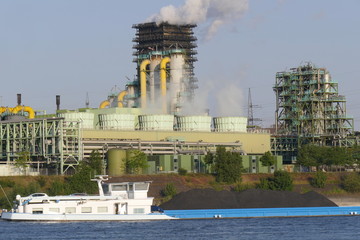 Obraz premium Industrie und Binnenschiffahrt