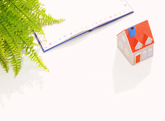 Obraz premium Model house and Book