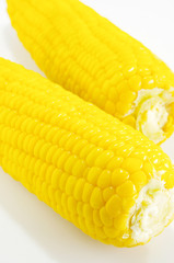 茹でたとうもろこし