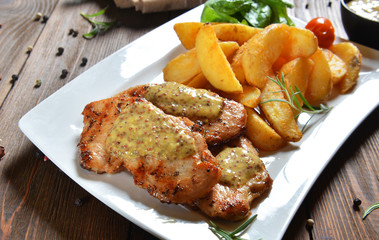 Turkey breasts with honey-mustard sauce