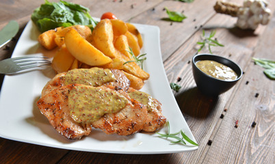 Turkey breasts with honey-mustard sauce