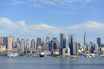 Fototapeta na wymiar Manhattan skyline with Hudson River, New York City