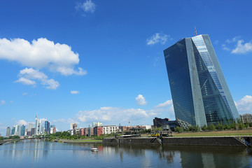 Frankfurter Skyline 2015 mit EZB