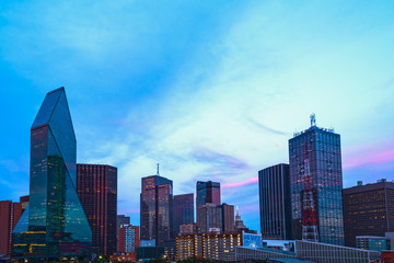 Dallas_night_fromtheWestEnd - 86486650