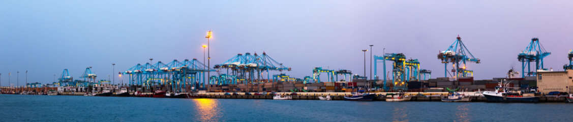 Fototapeta na wymiar panorama of Port of Algeciras