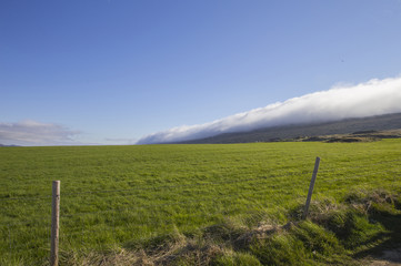 Obraz premium Clouds approaching from the mountain