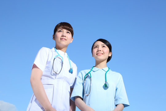 若い女性看護師