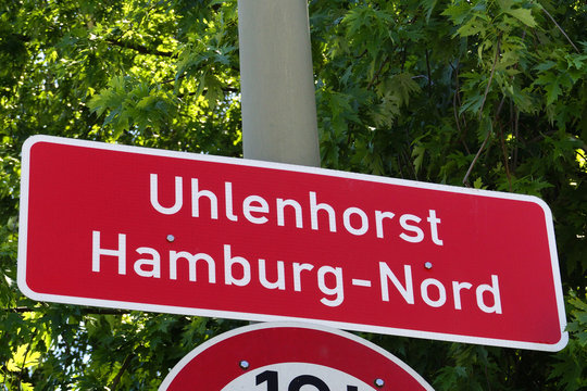Ortsschild "Uhlenhorst" in Hamburg