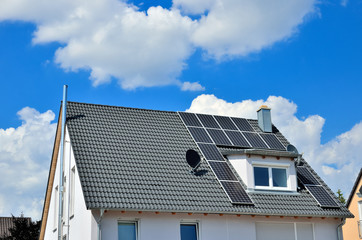 Photovoltaikanlage auf Doppelhaus-Hälfte