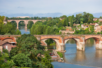 Fototapeta na wymiar View of the August bridge in Albi, France